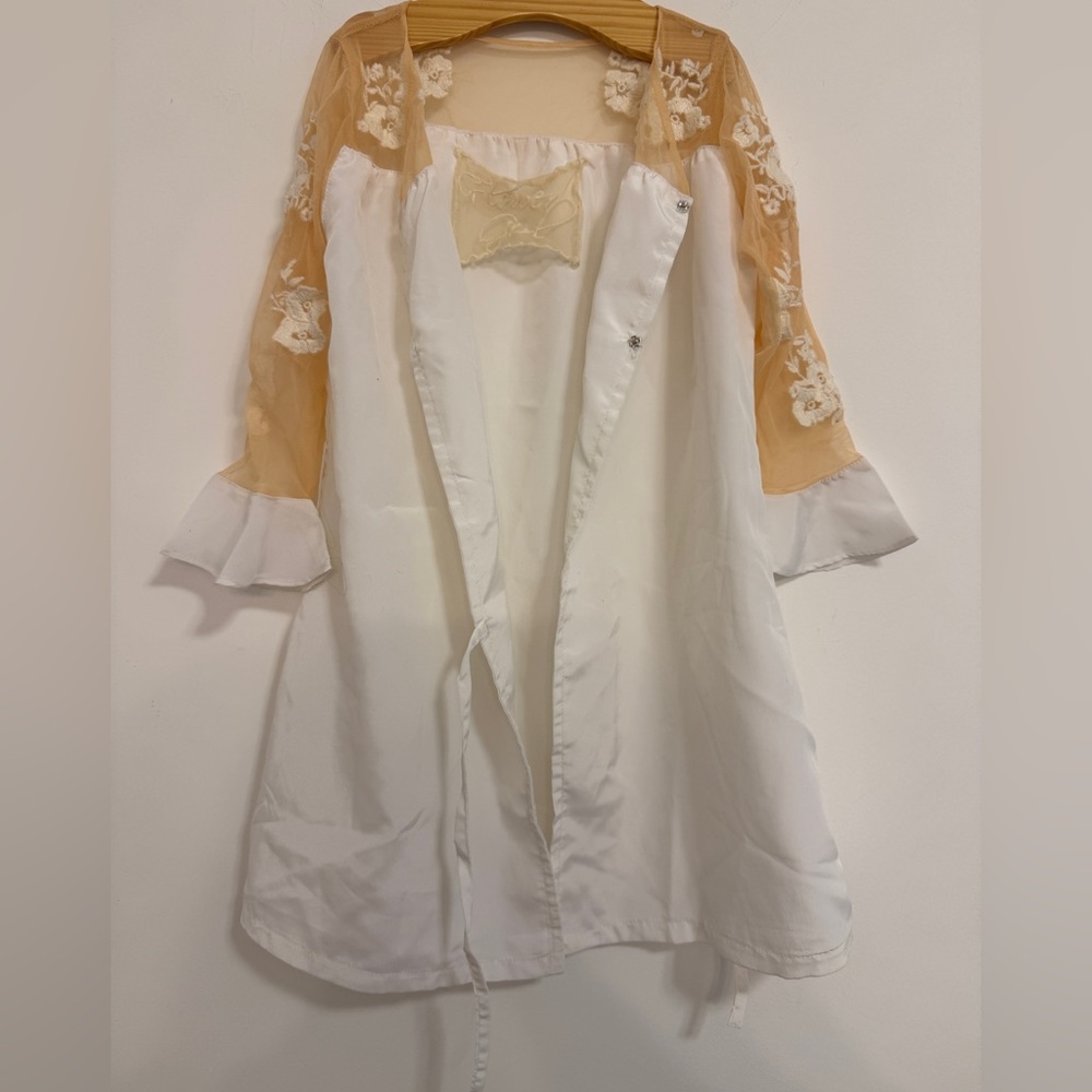 Charming White and Tan Kids Lace Flower Girl  Robe